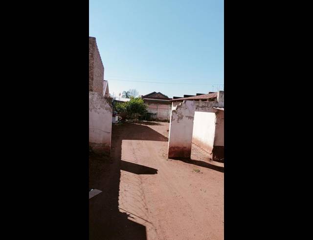 2 BEDROOM HOUSE FOR SALE IN LENASIA
